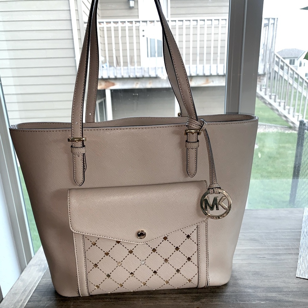 MICHAEL KORS Jet Set Saffiano Leather Pocket Tote